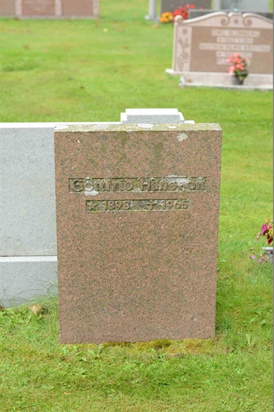 Grave number: 5 2   131-133