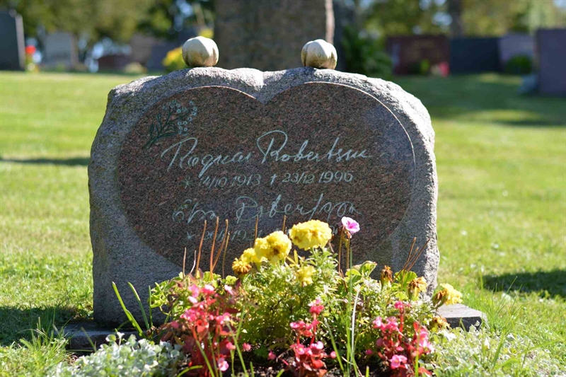 Grave number: 1 1   271-272