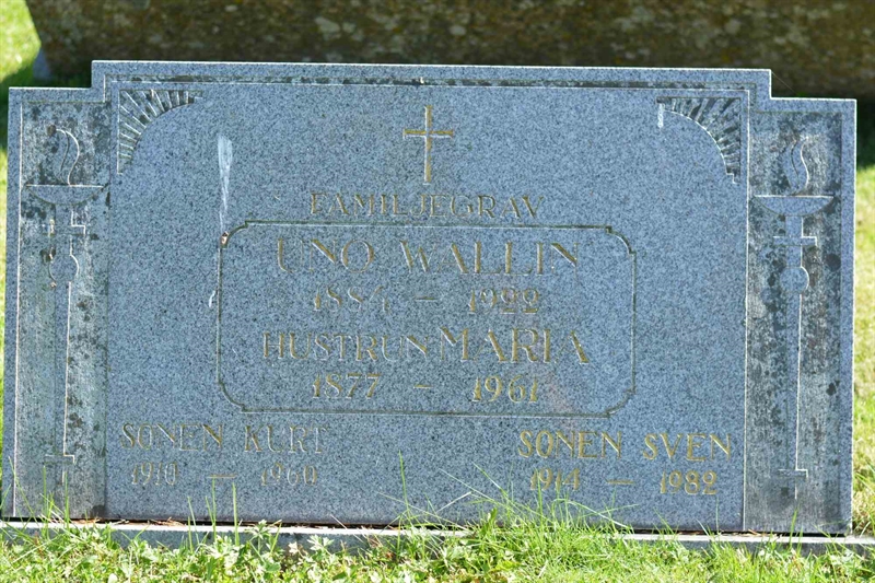 Grave number: 1 1   304A-D