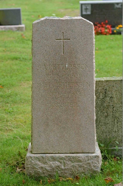 Grave number: 5 2   231-232