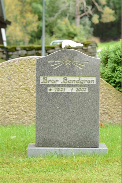 Grave number: 5 1    70-73