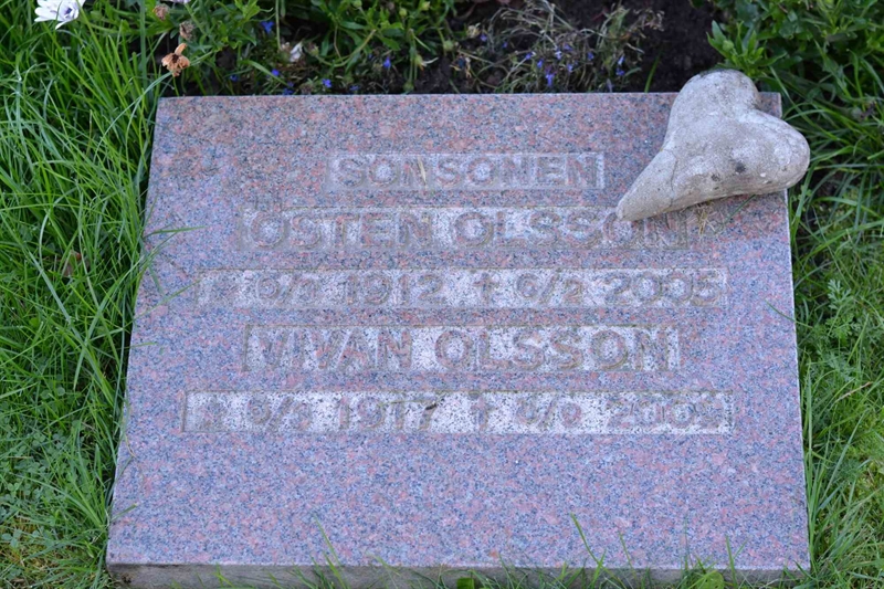 Grave number: 1 2   135D-H
