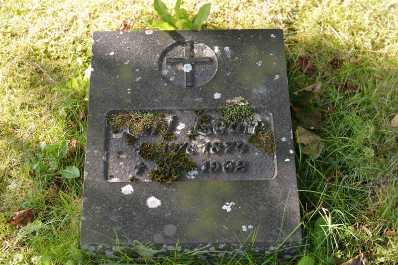 Grave number: 1 3   128-130