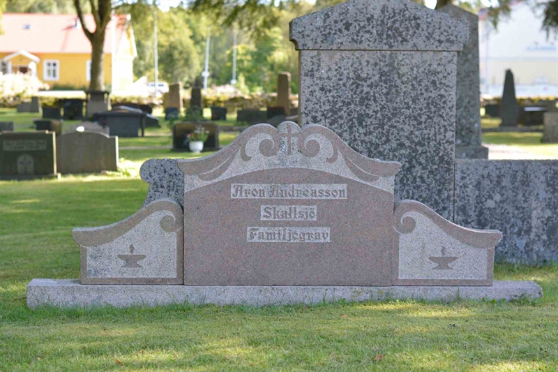 Grave number: 1 5    11