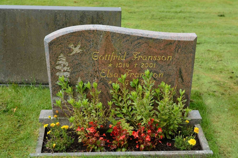 Grave number: 5 1   119-120
