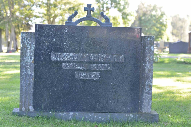 Grave number: 1 1    71-72