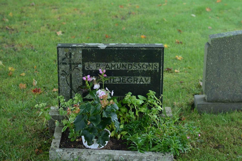 Grave number: 5 3   110-111