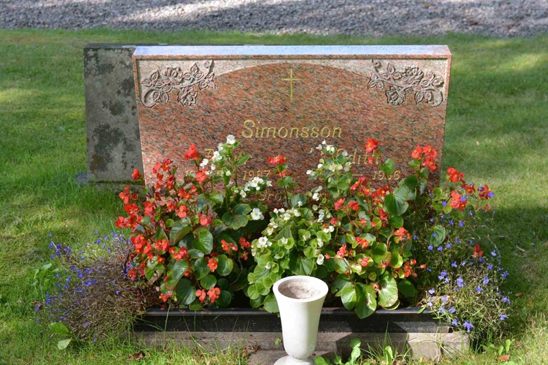 Grave number: 1 4   114-115