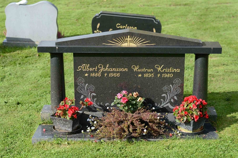 Grave number: 2 3   233-234