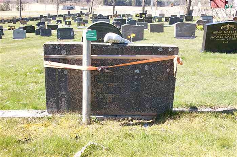 Grave number: 2 2   184-185