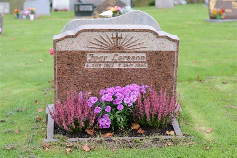 Grave number: 1 18   108-110