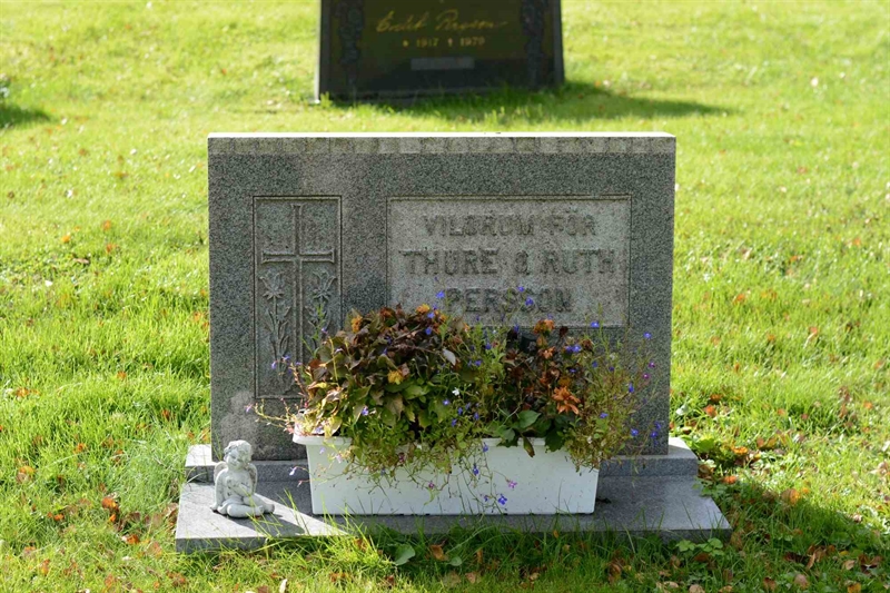 Grave number: 1 15    70-71