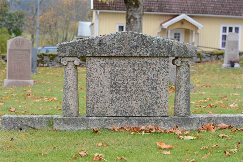 Grave number: 3 5   107-108