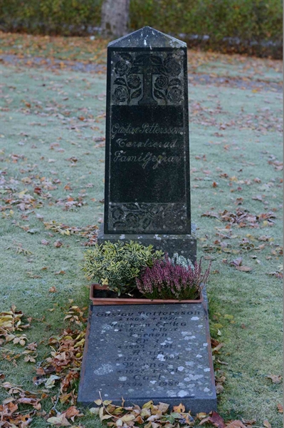 Grave number: 3 1    56-61
