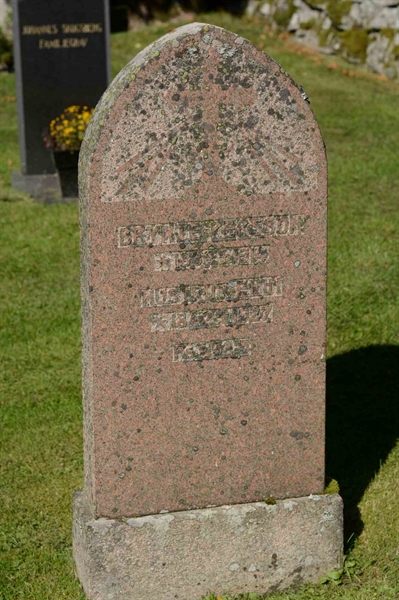 Grave number: 4 Kv.1    37-38