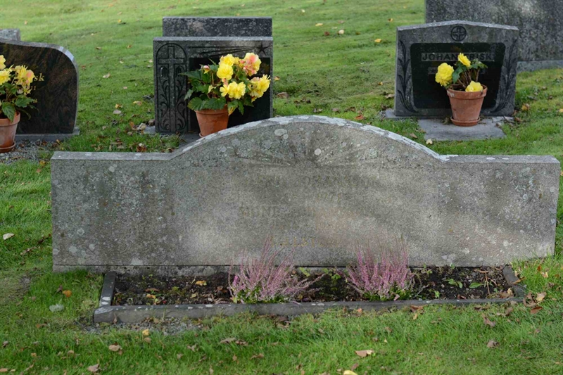 Grave number: 2 3   249A-B
