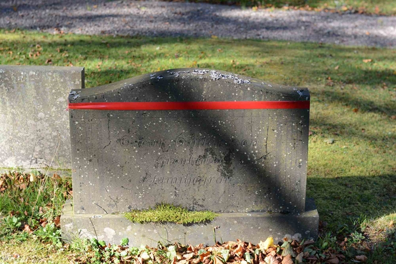 Grave number: 1 10    35-37