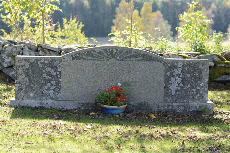 Grave number: 2 4    30