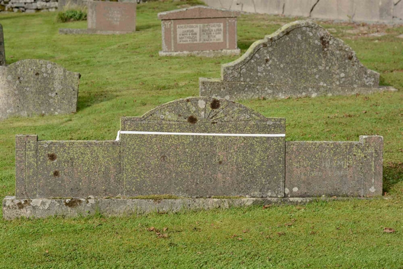 Grave number: 2 3    72A-D
