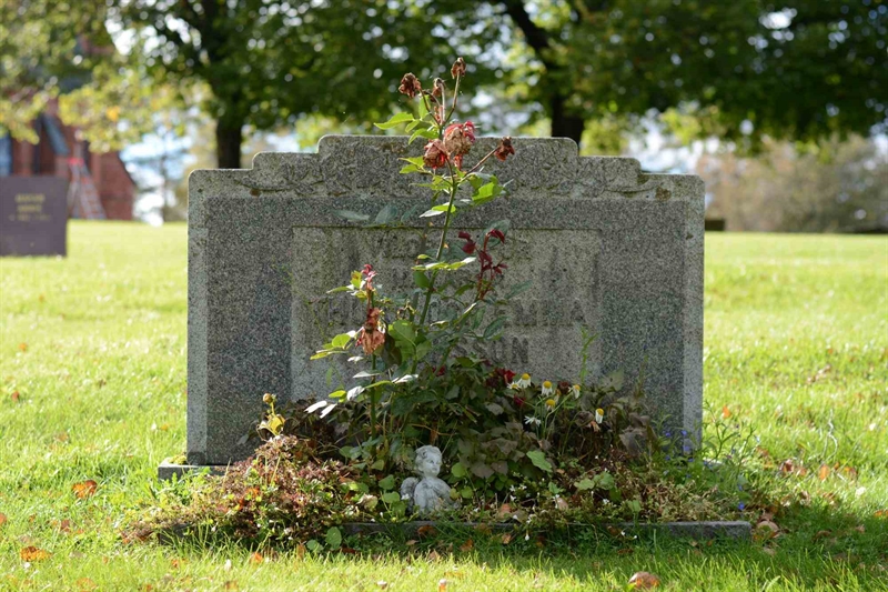 Grave number: 1 15    67-69