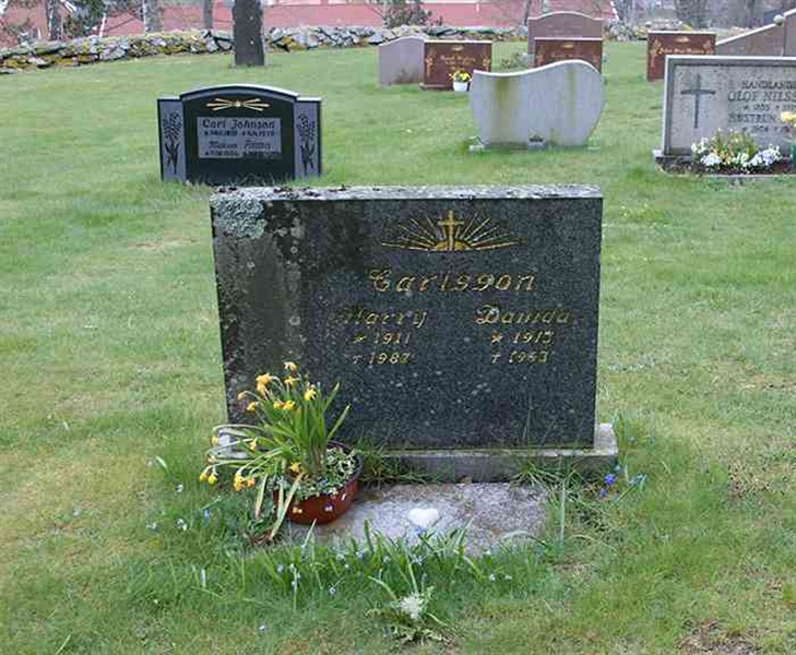 Grave number: 1 1   109-112