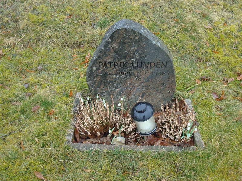 Grave number: BR D   125