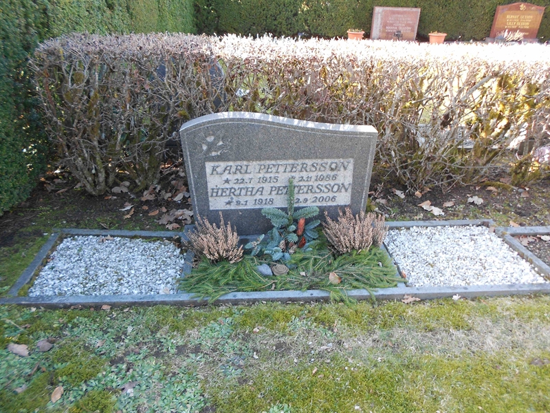 Grave number: NÅ N6    80, 81
