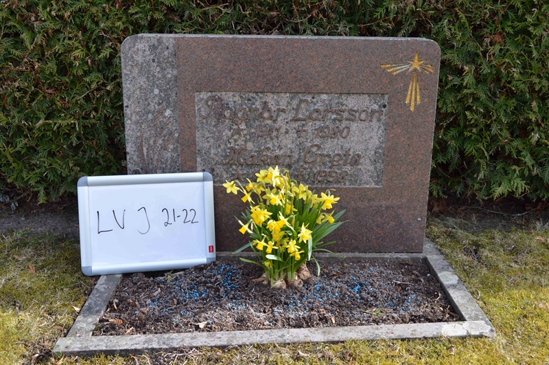 Grave number: LV J    21, 22