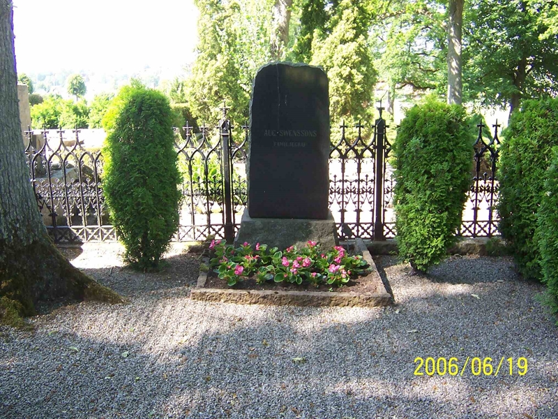 Grave number: 1 1 C   107