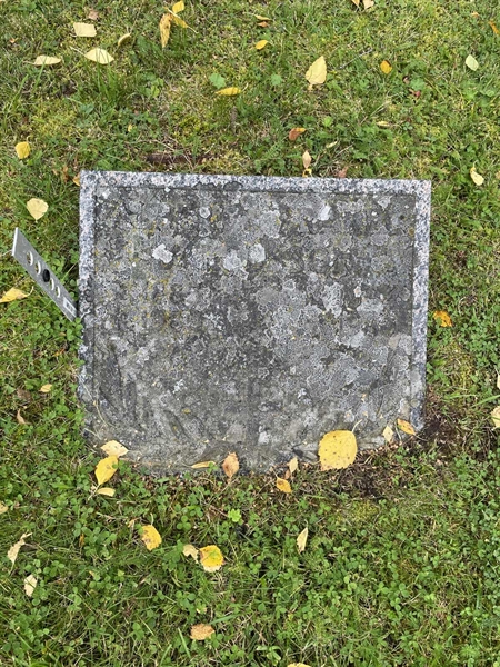 Grave number: MV IV    13