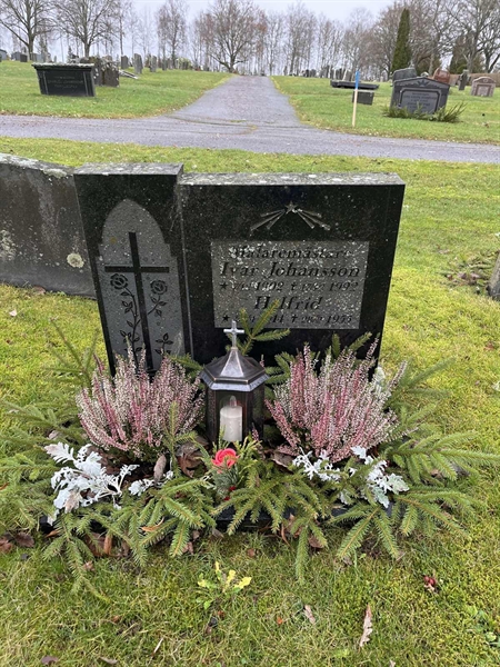 Grave number: Ärt 44 14    30+31