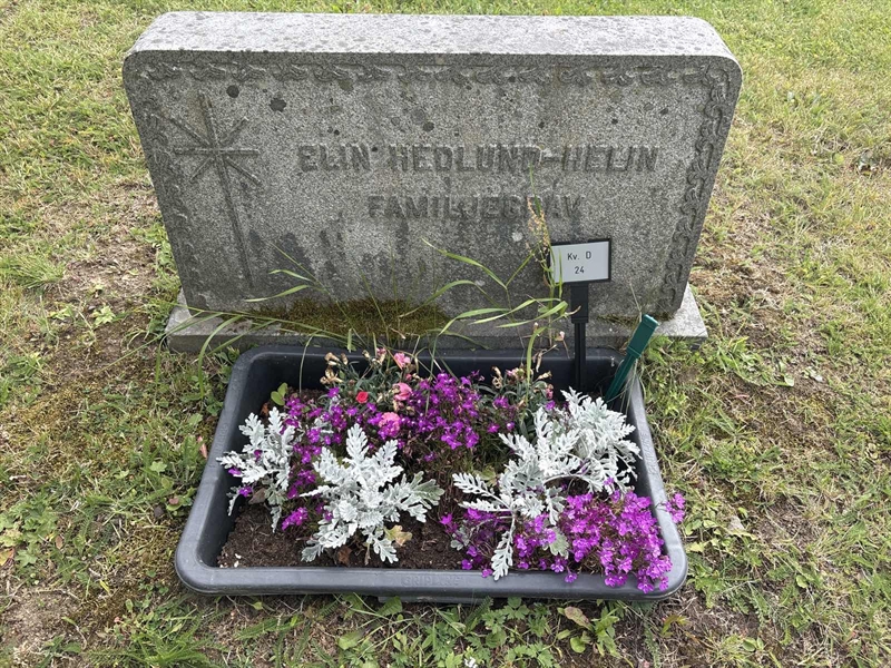 Grave number: 003 D    24