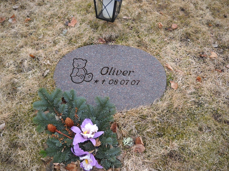 Grave number: 1 11   69