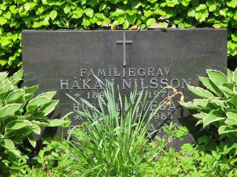 Grave number: HÖB 44    12