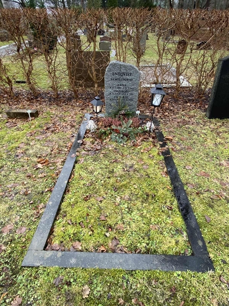 Grave number: 1 P    25