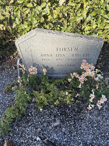 Grave number: 4 N NE    30