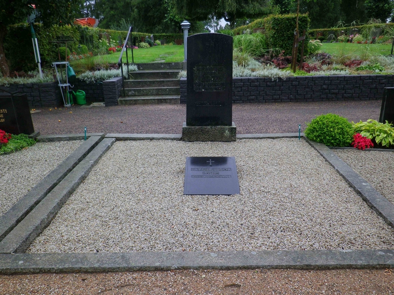 Grave number: OS G   361, 362, 363