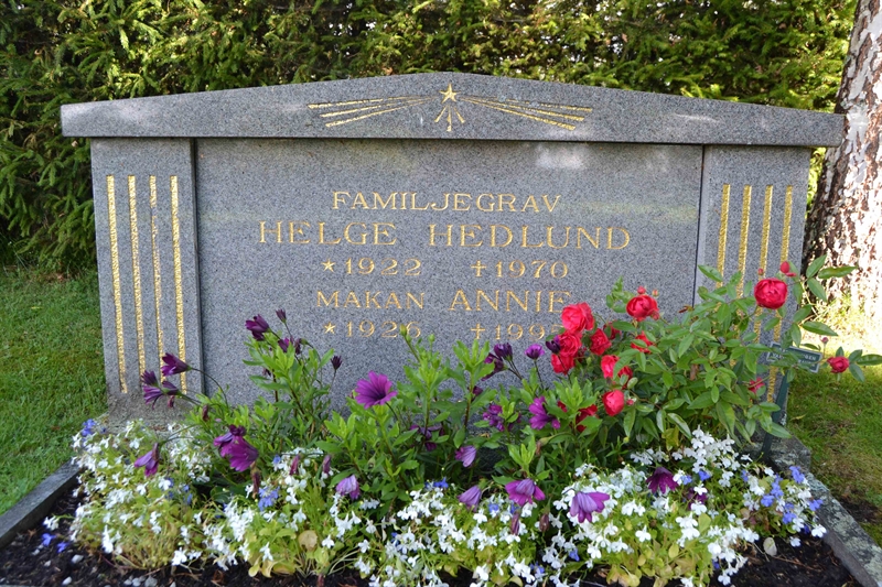 Grave number: 11 5   424-426