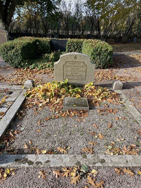 Grave number: VV 5    70, 71
