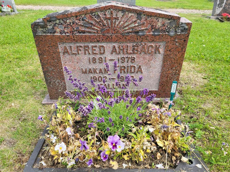 Grave number: 001 3  2089
