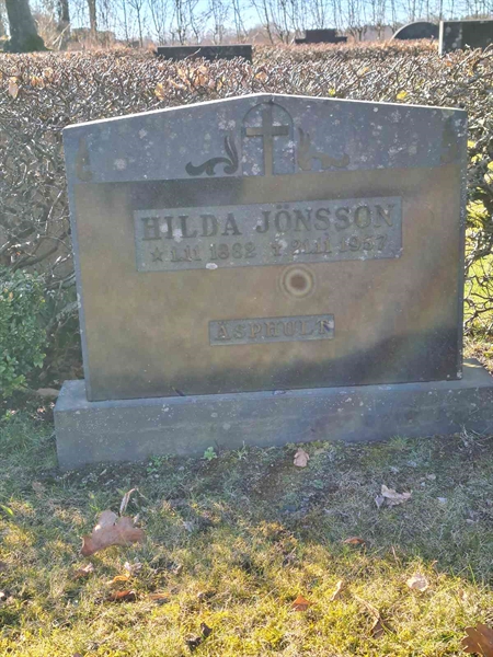 Grave number: Ä N H 71