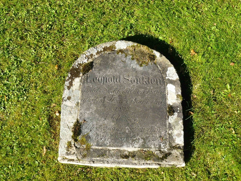 Grave number: Er G 2    28
