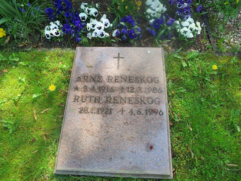 Grave number: HÖB 77    29
