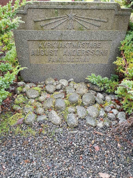 Grave number: Å G    76