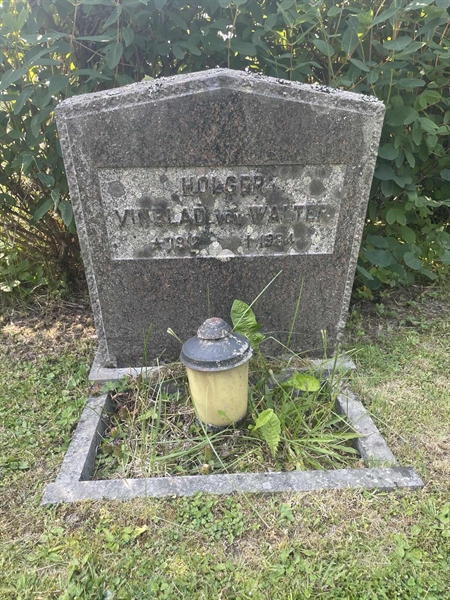Grave number: 1 B1    23