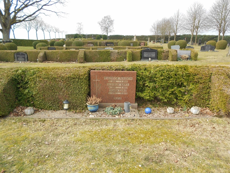 Grave number: V 16    44