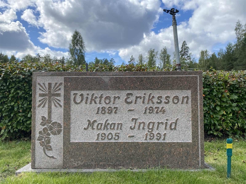 Grave number: 1 18 27, 28