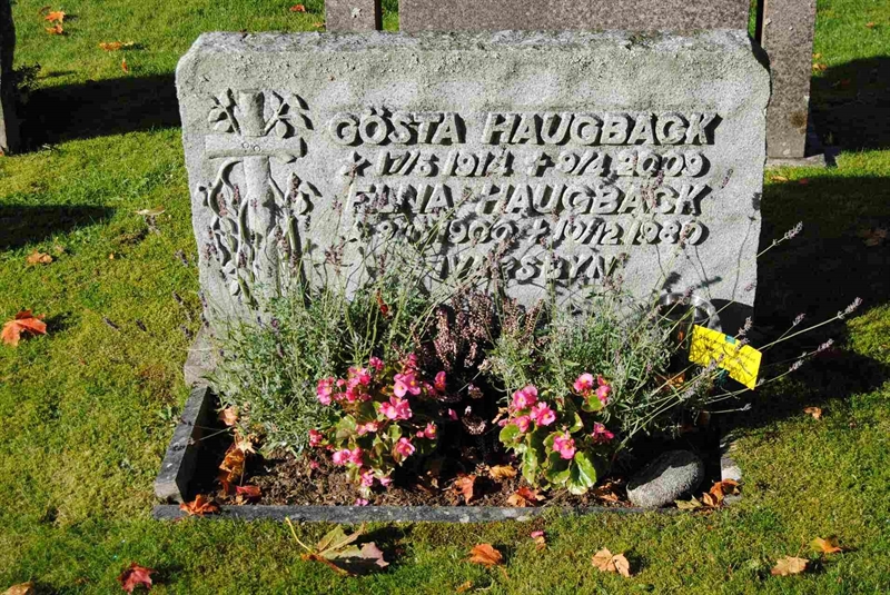 Grave number: 5 Ga 04    24-25