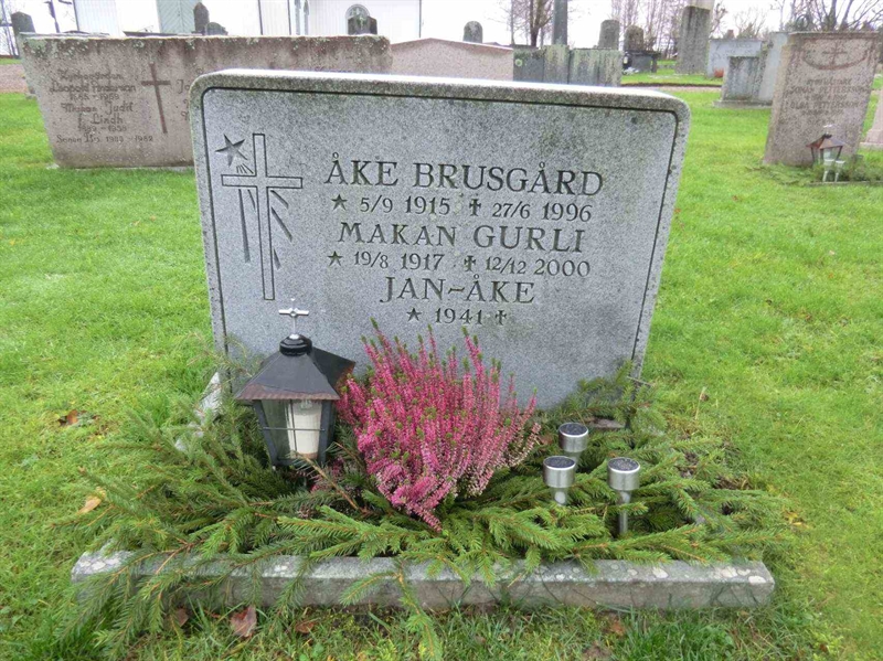 Grave number: 7 Ga 06     4