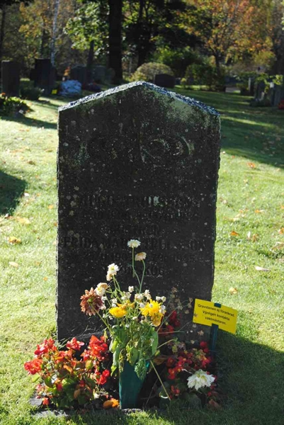 Grave number: 5 Ga 03   100-101